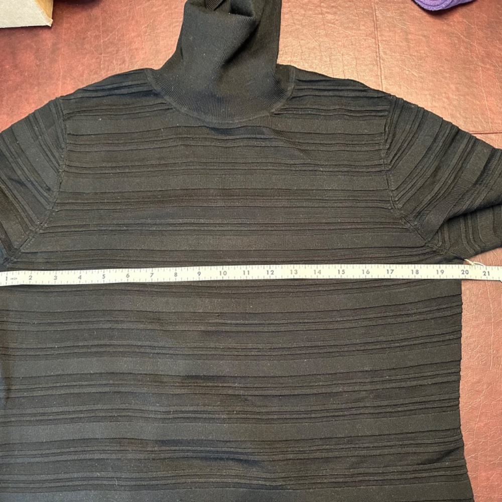 Worth NY Black Silk blend turtleneck. Horizontal stripes. Size L. NEW! - Picture 7 of 8